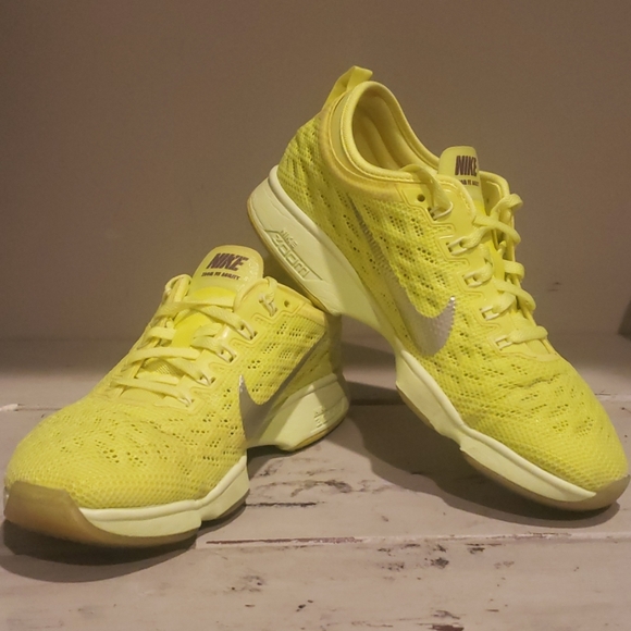 yeezy knitrunner